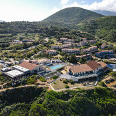 Hôtel-club résidence Paese di Lava vue aérienne