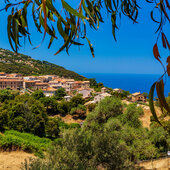 Le village de Piana avec vue sur la mer Corse du Sud © Robert Palomba