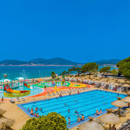 Hôtel club Marina Viva piscine vue mer