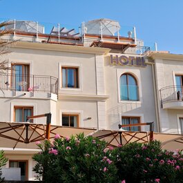hotel_saint_roch_facade