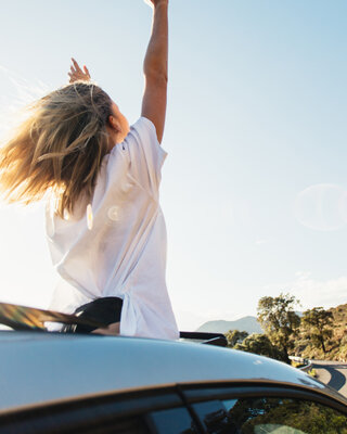 Voiture sur les routes Corse