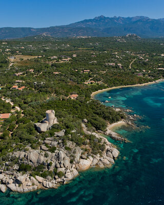 Tour de Figari, Baie de Figari,