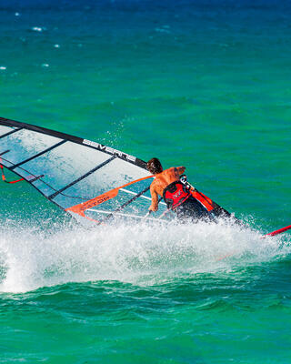 Planche à voile, EVG en Corse