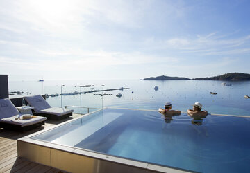 Piscine - Hôtel Le Pinarello