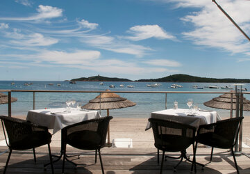 Restaurant vue sur la tour - Hôtel Le Pinarello