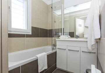 Salle de bain - Résidence Odalys Les Villas Bel Godère