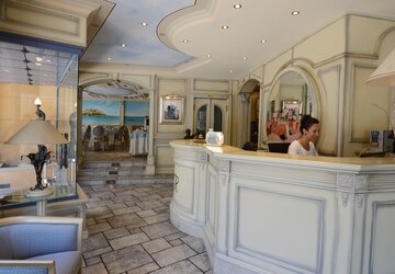 Réception - Hôtel Le Rocher
