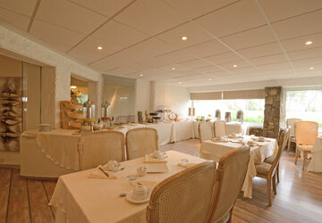 Salle de Petit Déjeuner  - Calvi Hôtel