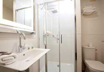 Salle de bain chambre Single - Hôtel Napoléon