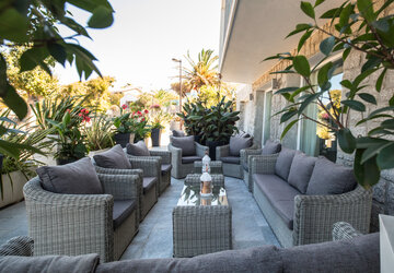 Salon extérieur - Hôtel Revellata