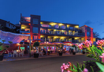 Façade - Hôtel Le Golfe