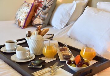 Petit déjeuner en chambre - Hôtel des Gouverneurs