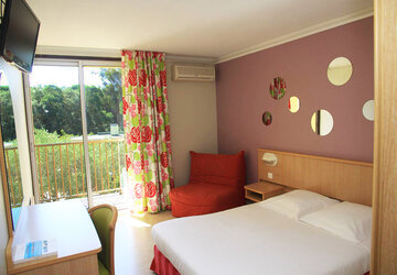 Chambre lit double - Isola Hôtel