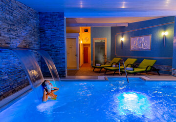 Piscine intérieure & SPA - Hôtel & Spa des Pêcheurs