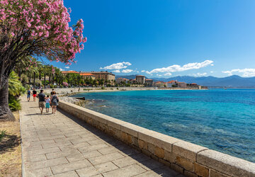 Promenade le long de la route des Sanguinaires à Ajaccio