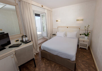 Chambre Terrasse - Hôtel Hostellerie de l'Abbaye