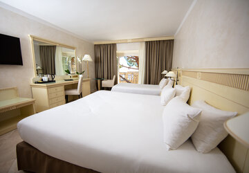 Chambre Triple Supérieure - Hôtel Hostellerie de l'Abbaye