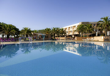 Piscine - Hôtel Taglio le village des Isles
