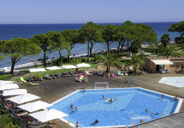 Piscine - Hôtel Taglio le village des Isles
