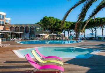 Piscine - Hôtel Taglio le village des Isles