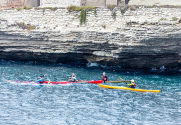 KAYAK A BONIFACIO