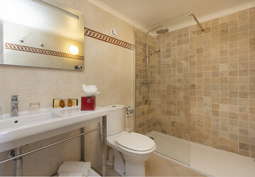 Salle de bain chambre confort - Hôtel Capo Rosso