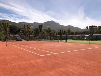 Terrain de tennis - Camping La Pinède