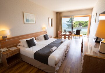 Chambre supérieure vue mer - Hôtel La Pinède