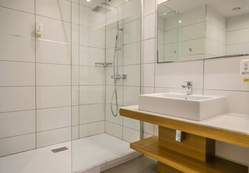 Salle de douche - Hôtel San Lucianu