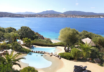 Piscine - Hôtel Marinca & Spa