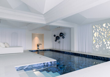 Piscine intérieure - Hôtel Marinca & Spa