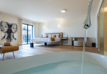 Chambre et salle de bain - Hôtel Kasano