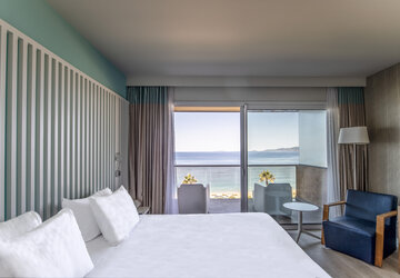Chambre familiale avec balcon Radisson blu resort & spa  - Hôtel Radisson Blu Resort & Spa Ajaccio Bay