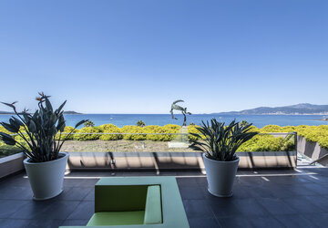 Terrasse lobby Radisson blu resort & spa  - Hôtel Radisson Blu Resort & Spa Ajaccio Bay