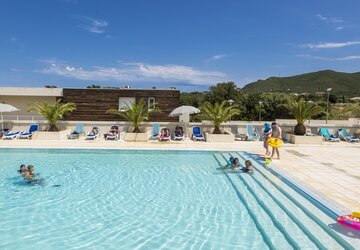 Piscine Résidence Odalys Les villas de Belgodère - Résidence Odalys Les Villas Bel Godère