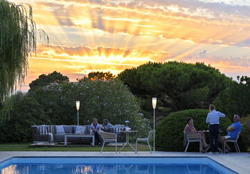 Piscine coucher de soleil hôtel Bartaccia