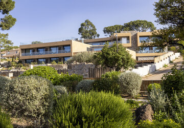 Hôtel Les Régalia façade - Les Régalia Hôtel & Spa