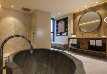 Hôtel Les Régalia Suite Antoinette salle de bain  - Les Régalia Hôtel & Spa