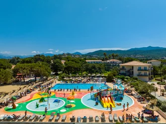 Hôtel club Marina Viva piscine vue montagne