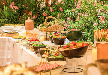 Grand Hôtel de Cala Rossa buffet intérieur - Grand Hôtel de Cala Rossa