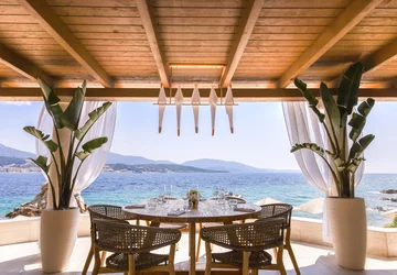 Hôtel Marinca & Spa paillotte table ronde - Hôtel Marinca & Spa