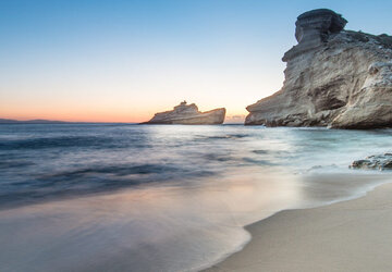 Grotte Saint Antoine © https://www.bonifacio.fr/plage/plage-de-saint-antoine/