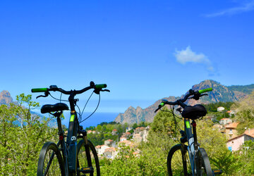 Merveilles du littoral en velo electrique Circuit de 8 jours en Corse Corsicatours
