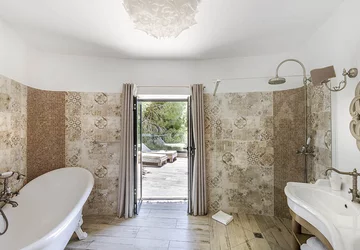 - Hôtel Hostellerie du Moulin des Oliviers