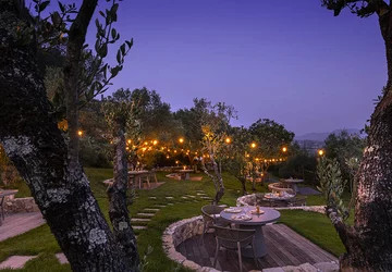 - Hôtel Hostellerie du Moulin des Oliviers