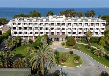 - Hôtel San Lucianu