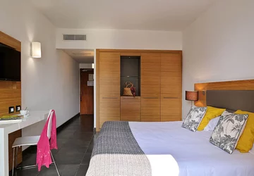 - Hôtel San Lucianu