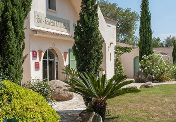  - Hôtel Domaine de Caranella