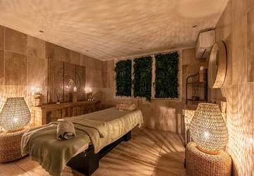  - Hôtel Le Roi Théodore Restaurant & Spa