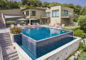  - Versione Hotel Maquis Santa Manza